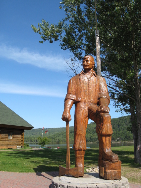 Mattawa giant statues